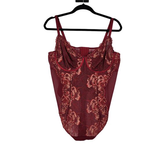 Torrid Curves Biking Red Underwire Thong Bodysuit-Lace Red & Gold Size 2X - Picture 2 of 6